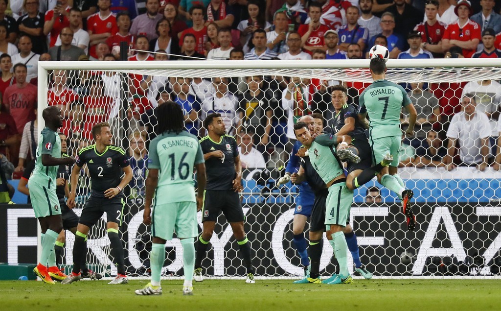 欧洲杯-C罗破门平纪录 葡萄牙2-0威尔士进决赛